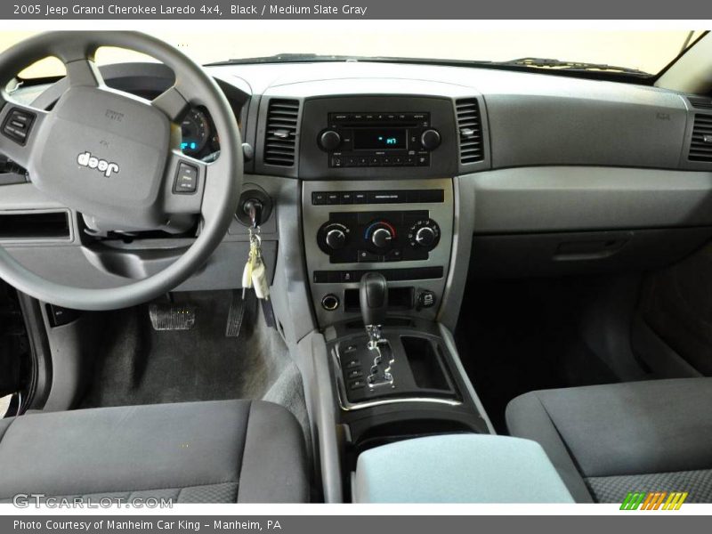 Black / Medium Slate Gray 2005 Jeep Grand Cherokee Laredo 4x4