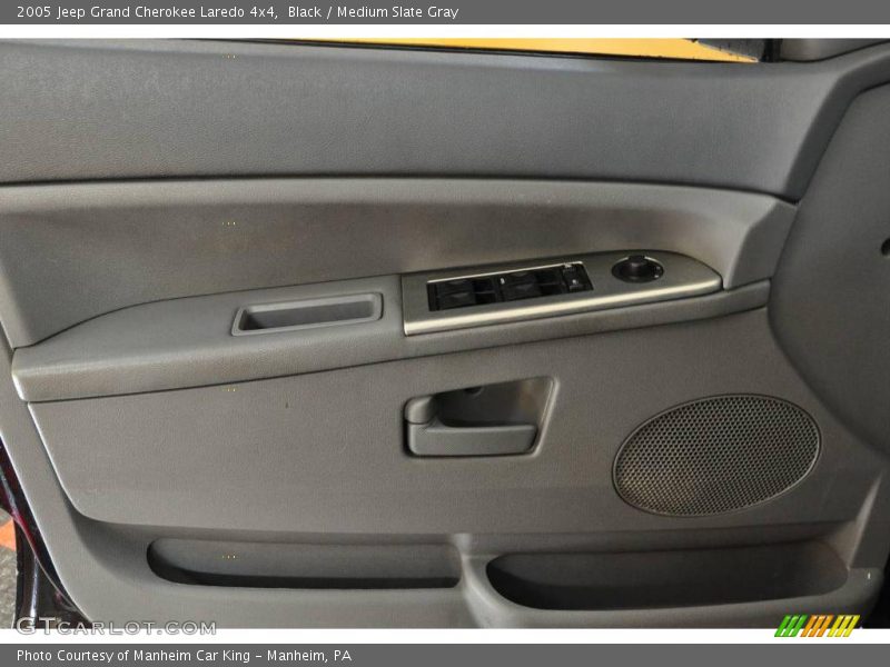 Black / Medium Slate Gray 2005 Jeep Grand Cherokee Laredo 4x4
