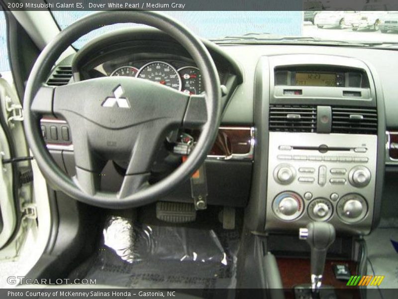 Dover White Pearl / Medium Gray 2009 Mitsubishi Galant ES