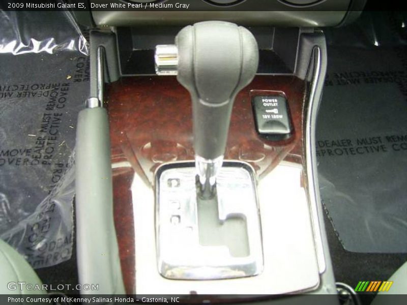 Dover White Pearl / Medium Gray 2009 Mitsubishi Galant ES
