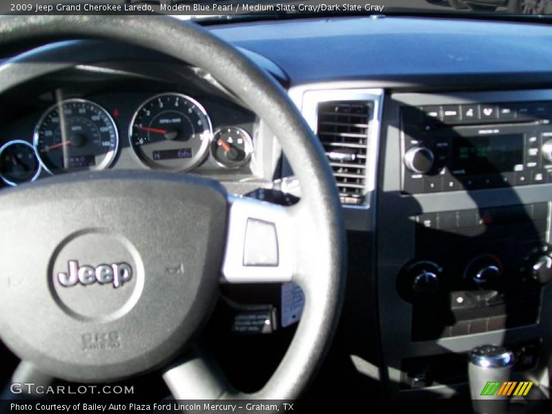 Modern Blue Pearl / Medium Slate Gray/Dark Slate Gray 2009 Jeep Grand Cherokee Laredo