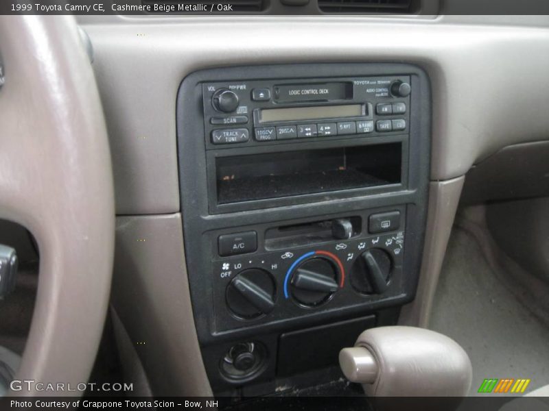 Cashmere Beige Metallic / Oak 1999 Toyota Camry CE