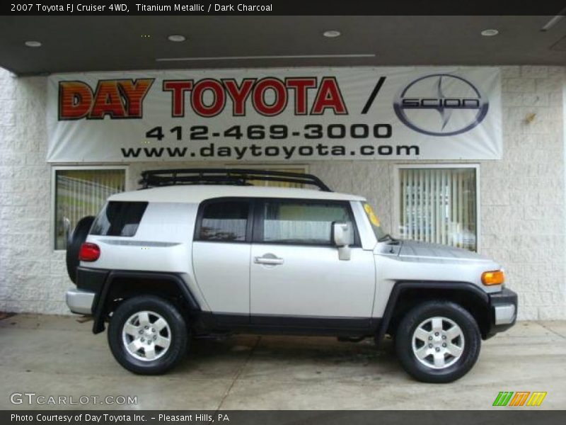 Titanium Metallic / Dark Charcoal 2007 Toyota FJ Cruiser 4WD