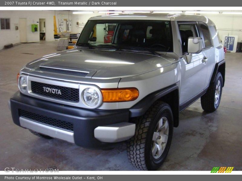 Titanium Metallic / Dark Charcoal 2007 Toyota FJ Cruiser 4WD