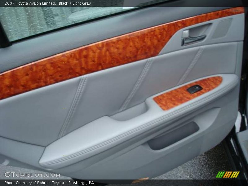 Black / Light Gray 2007 Toyota Avalon Limited