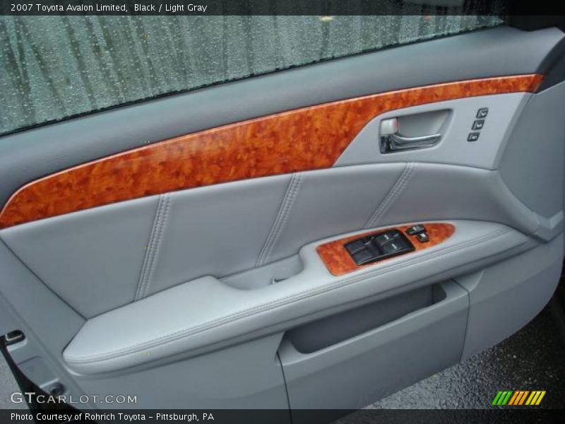 Black / Light Gray 2007 Toyota Avalon Limited
