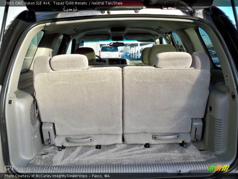 Topaz Gold Metallic / Neutral Tan/Shale 2001 GMC Yukon SLE 4x4