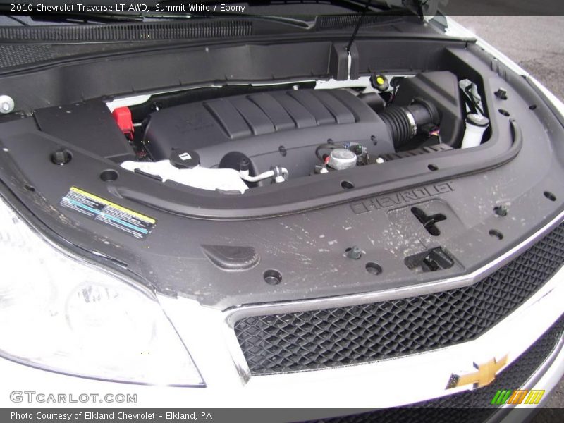 Summit White / Ebony 2010 Chevrolet Traverse LT AWD