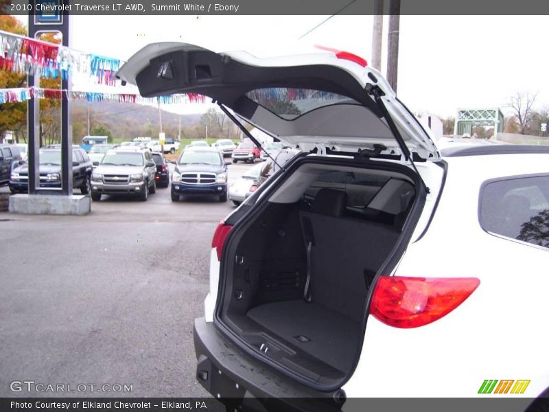 Summit White / Ebony 2010 Chevrolet Traverse LT AWD