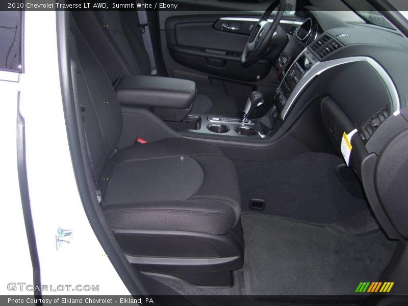 Summit White / Ebony 2010 Chevrolet Traverse LT AWD