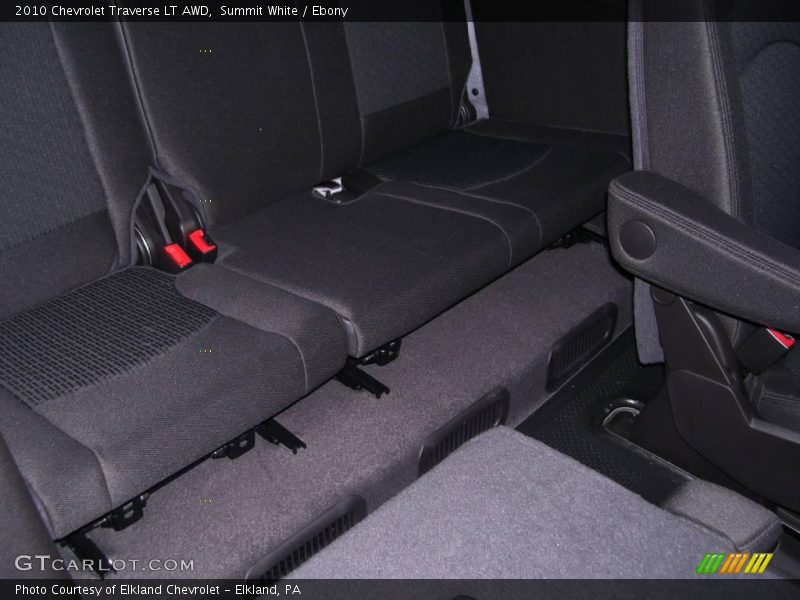 Summit White / Ebony 2010 Chevrolet Traverse LT AWD