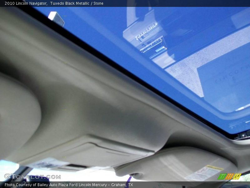 Tuxedo Black Metallic / Stone 2010 Lincoln Navigator