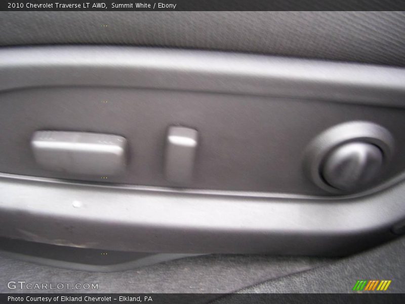 Summit White / Ebony 2010 Chevrolet Traverse LT AWD