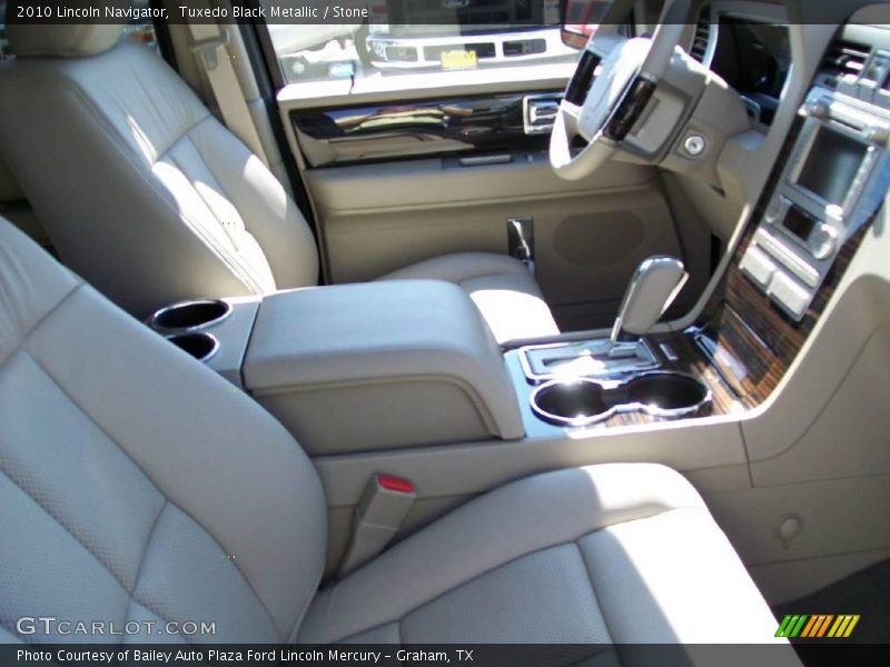 Tuxedo Black Metallic / Stone 2010 Lincoln Navigator