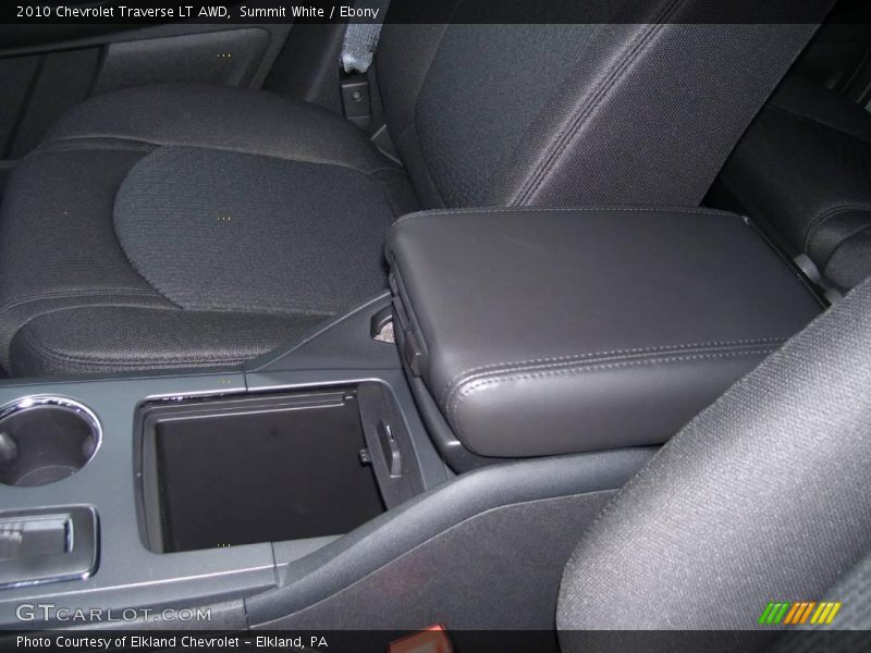 Summit White / Ebony 2010 Chevrolet Traverse LT AWD