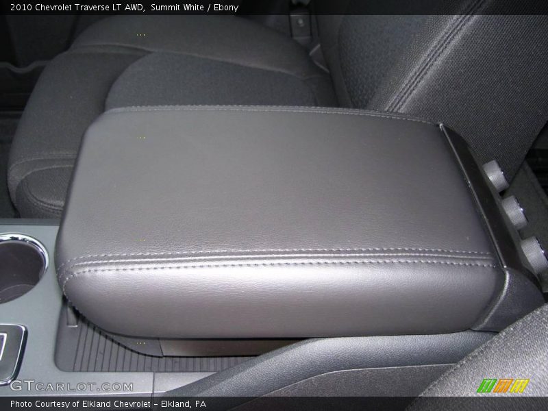 Summit White / Ebony 2010 Chevrolet Traverse LT AWD