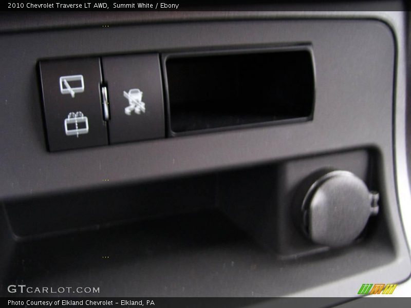 Summit White / Ebony 2010 Chevrolet Traverse LT AWD