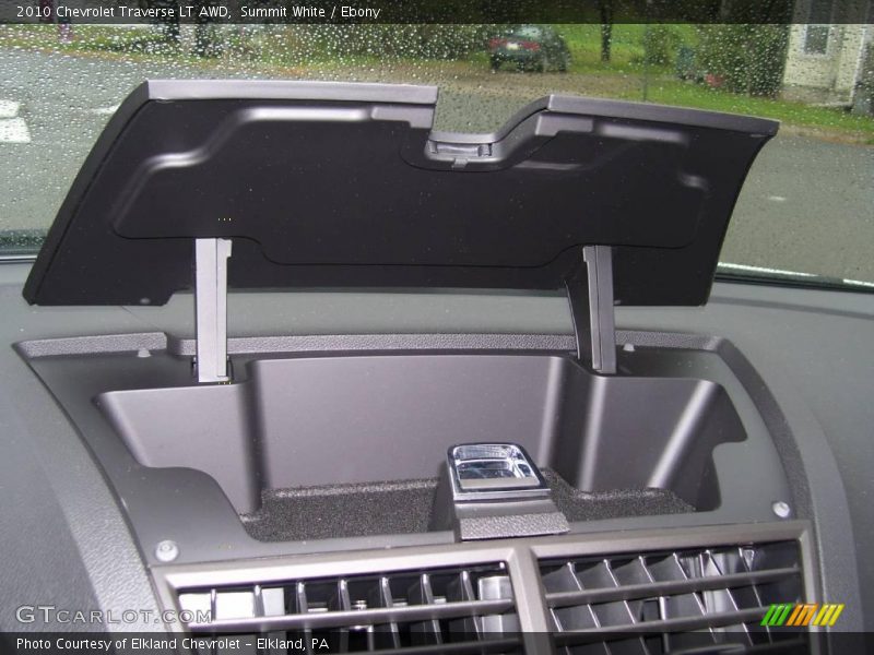 Summit White / Ebony 2010 Chevrolet Traverse LT AWD
