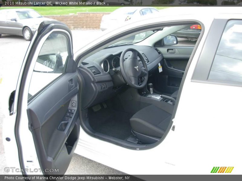Wicked White Metallic / Black 2010 Mitsubishi Lancer DE