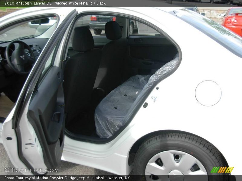 Wicked White Metallic / Black 2010 Mitsubishi Lancer DE