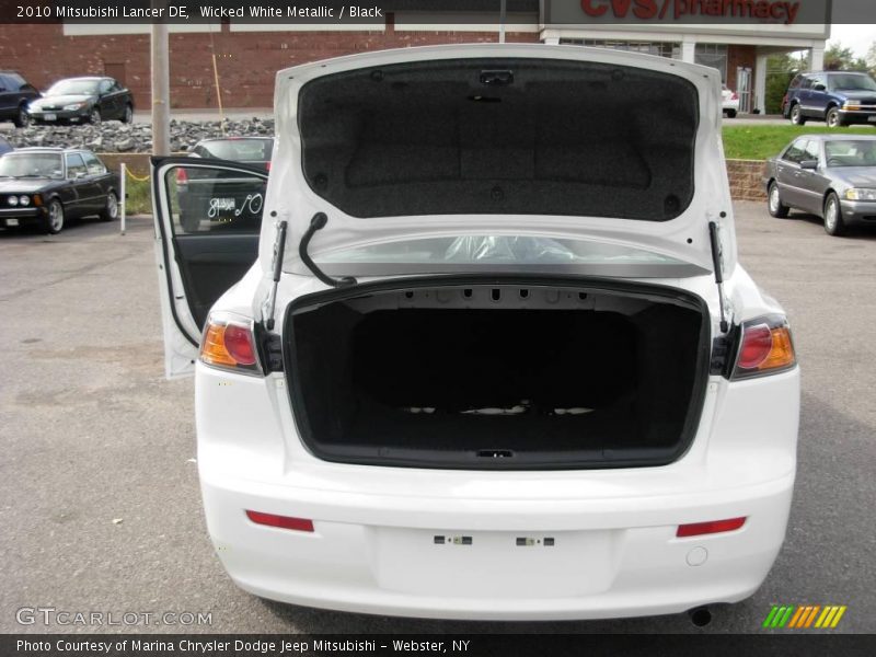 Wicked White Metallic / Black 2010 Mitsubishi Lancer DE