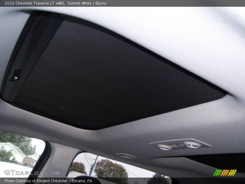 Summit White / Ebony 2010 Chevrolet Traverse LT AWD