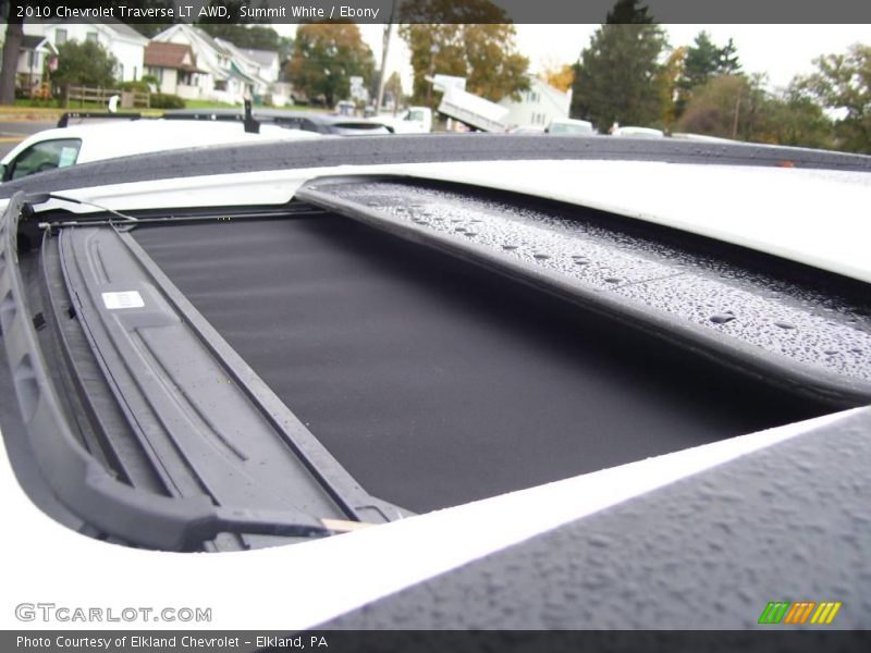 Summit White / Ebony 2010 Chevrolet Traverse LT AWD