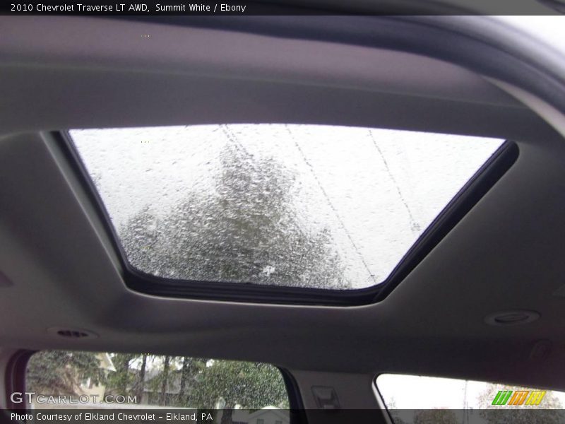 Summit White / Ebony 2010 Chevrolet Traverse LT AWD