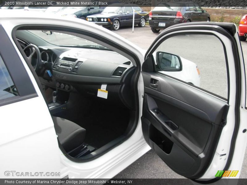 Wicked White Metallic / Black 2010 Mitsubishi Lancer DE