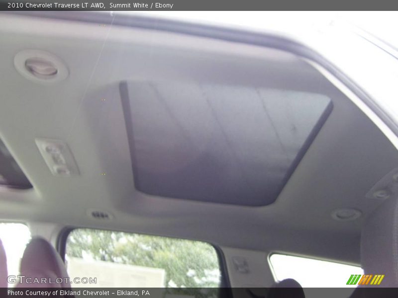 Summit White / Ebony 2010 Chevrolet Traverse LT AWD