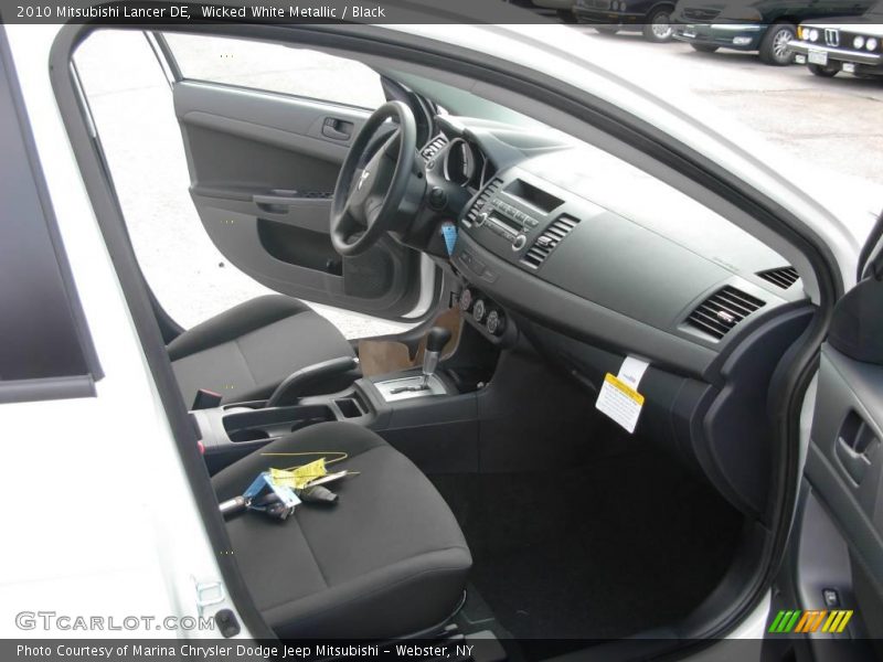Wicked White Metallic / Black 2010 Mitsubishi Lancer DE