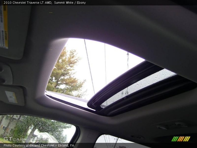 Summit White / Ebony 2010 Chevrolet Traverse LT AWD