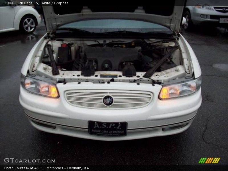White / Graphite 2004 Buick Regal LS