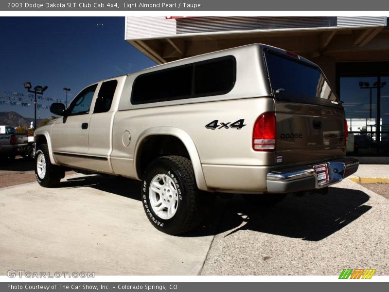 Light Almond Pearl / Taupe 2003 Dodge Dakota SLT Club Cab 4x4