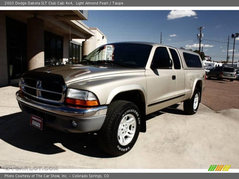 Light Almond Pearl / Taupe 2003 Dodge Dakota SLT Club Cab 4x4