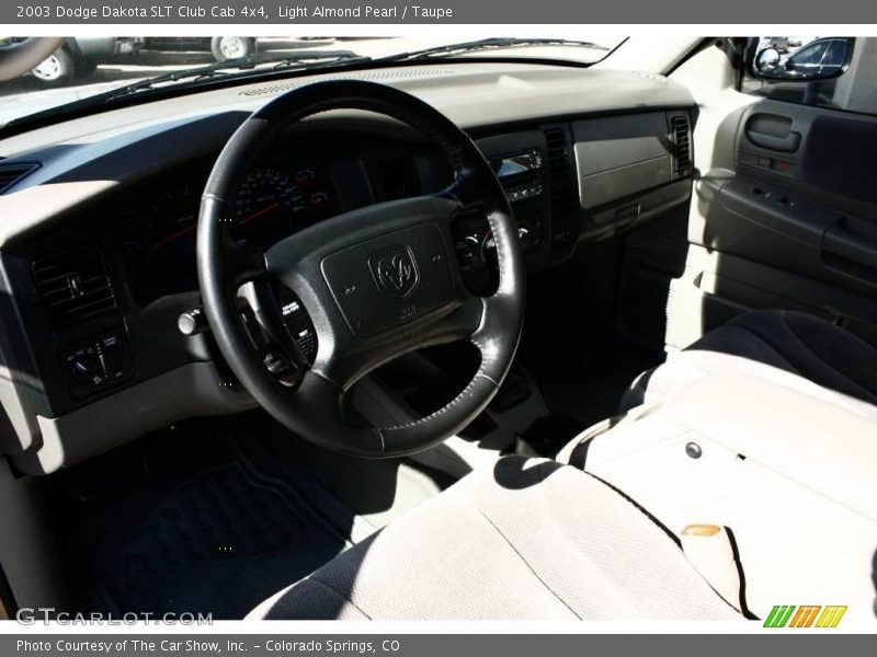 Light Almond Pearl / Taupe 2003 Dodge Dakota SLT Club Cab 4x4