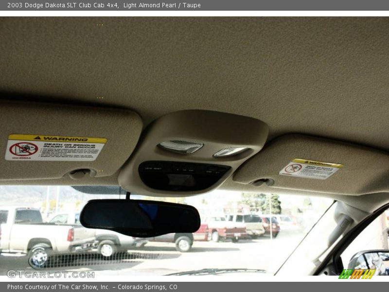 Light Almond Pearl / Taupe 2003 Dodge Dakota SLT Club Cab 4x4
