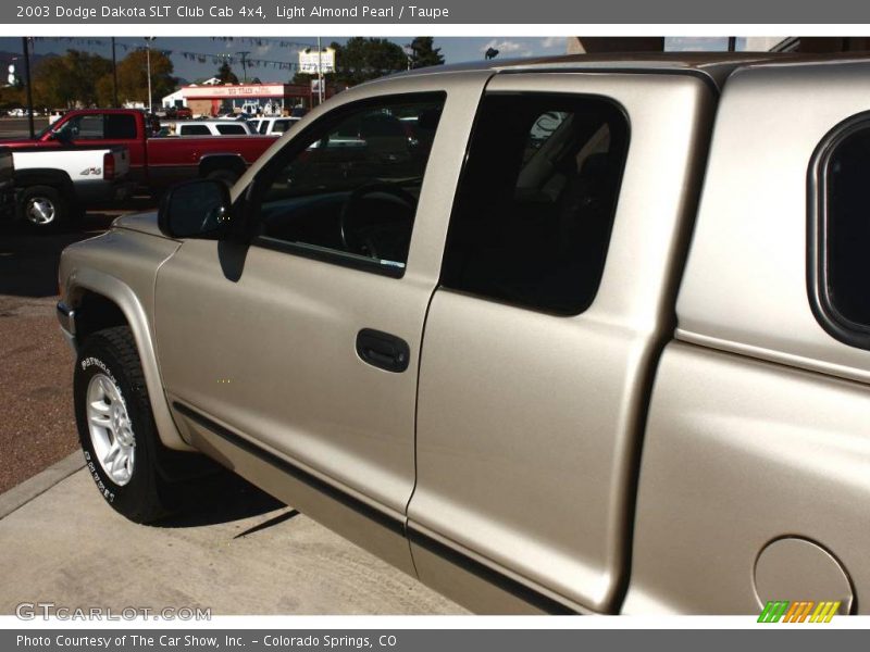 Light Almond Pearl / Taupe 2003 Dodge Dakota SLT Club Cab 4x4