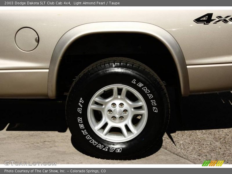 Light Almond Pearl / Taupe 2003 Dodge Dakota SLT Club Cab 4x4