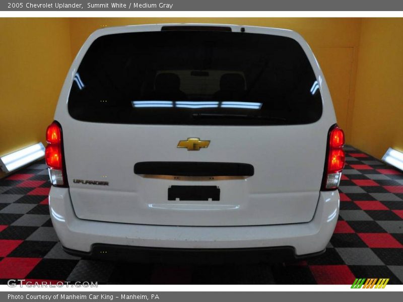 Summit White / Medium Gray 2005 Chevrolet Uplander