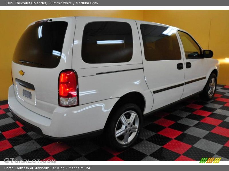 Summit White / Medium Gray 2005 Chevrolet Uplander