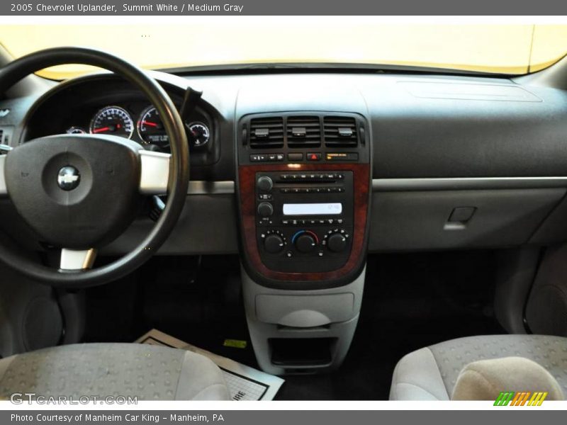 Summit White / Medium Gray 2005 Chevrolet Uplander