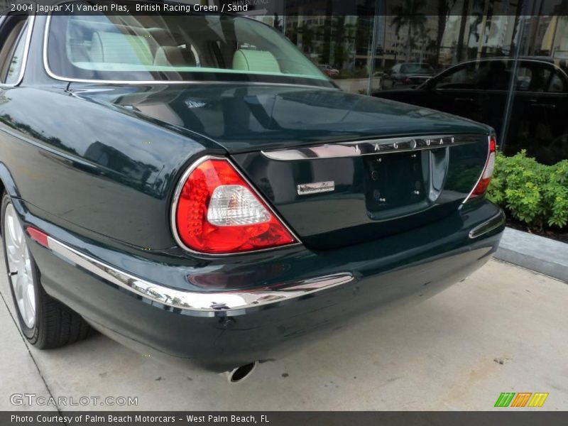 British Racing Green / Sand 2004 Jaguar XJ Vanden Plas