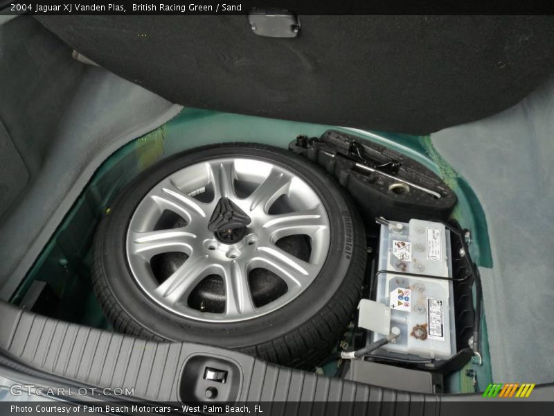British Racing Green / Sand 2004 Jaguar XJ Vanden Plas