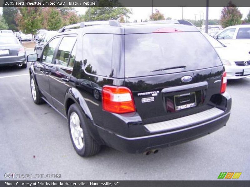 Black / Pebble 2005 Ford Freestyle Limited AWD