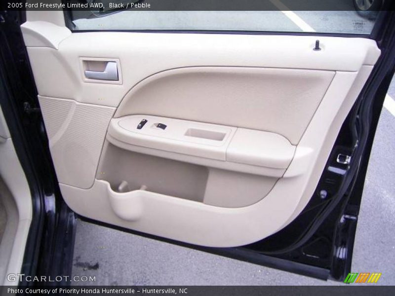 Black / Pebble 2005 Ford Freestyle Limited AWD
