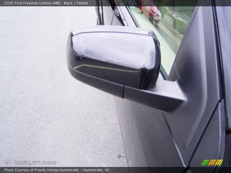 Black / Pebble 2005 Ford Freestyle Limited AWD