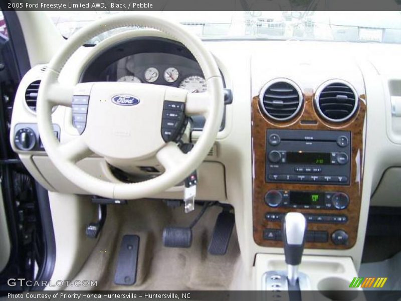 Black / Pebble 2005 Ford Freestyle Limited AWD