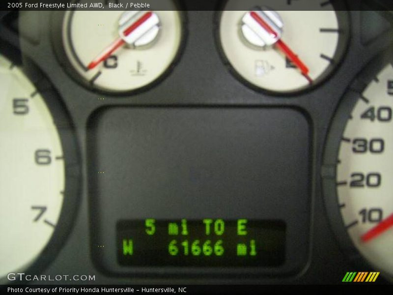 Black / Pebble 2005 Ford Freestyle Limited AWD