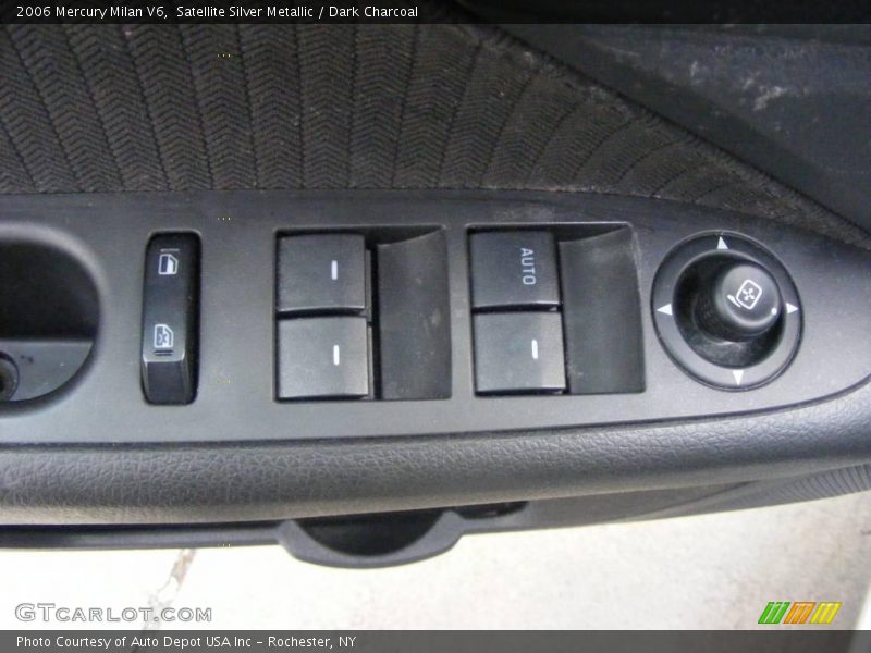 Satellite Silver Metallic / Dark Charcoal 2006 Mercury Milan V6